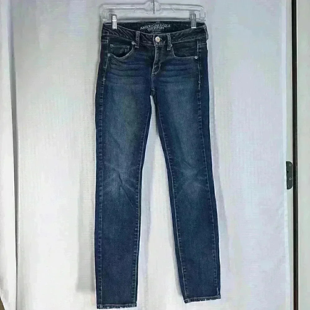 American Eagle Outfitters Size 4 skinny stretch low rise jeans